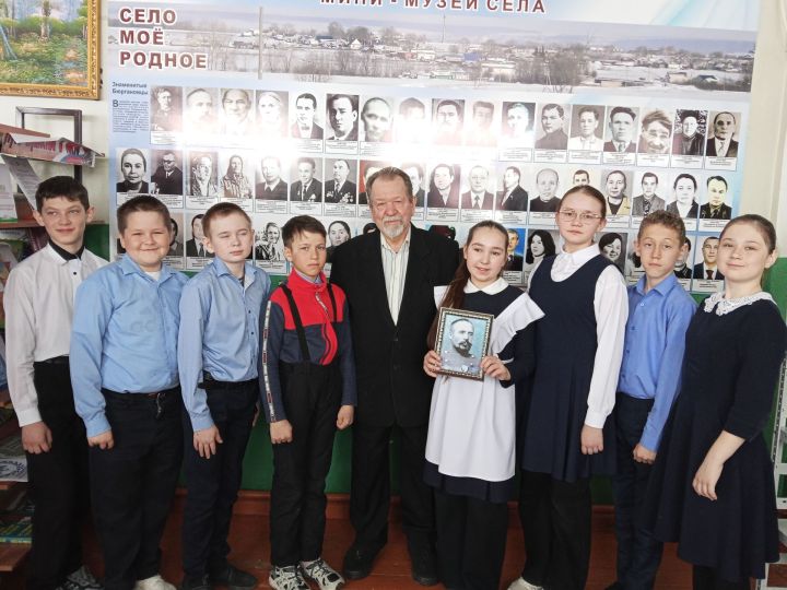 Пӑва районӗнчи Пӳркел ялӗнчи библиотекăра пуш уйӑхӗн 18-мӗшӗнче Иван Юркин çыравçӑн çуралнӑ кунне паллӑ турӗç