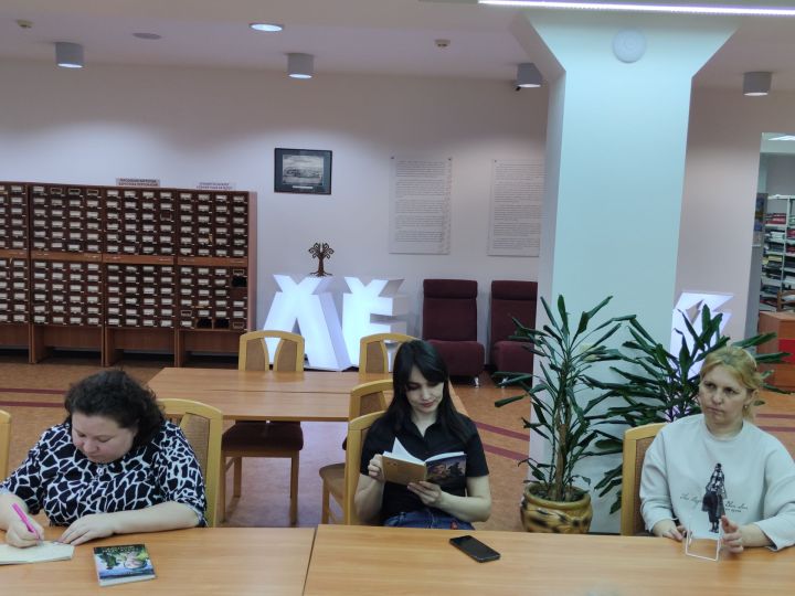 «Варкăшра» Николай Сорокинăн «Тăлăх арăм минтерне» сӳтсе яврӗç
