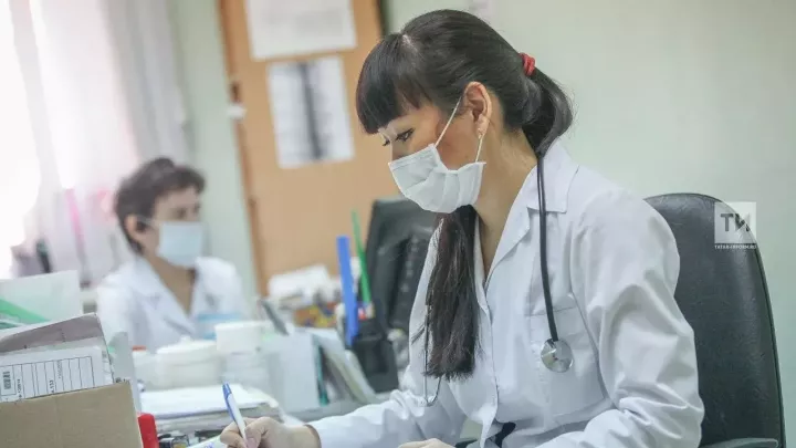 Ялта ӗçлекен тухтăрсене пӗр миллион тенкӗ тӳлесшӗн