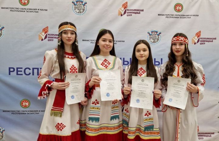 Çитес вӗренӳ çулӗнчен Раççейре шкул ачисем обществознанипе пӗр кӗнекепе вӗренме тытăнаççӗ
