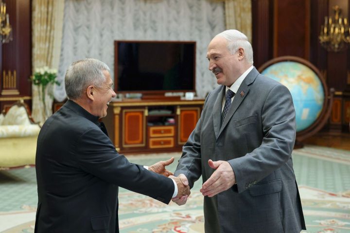 Рустам Минниханов Беларуç Республикинчи ӗçлӗ çулçӳревре Александр Лукашенкопа тӗл пулчӗ