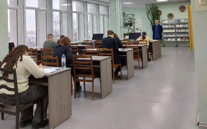 Тутарстанра абитуриентсене 99 техникумпа колледжра кӗтеççӗ
