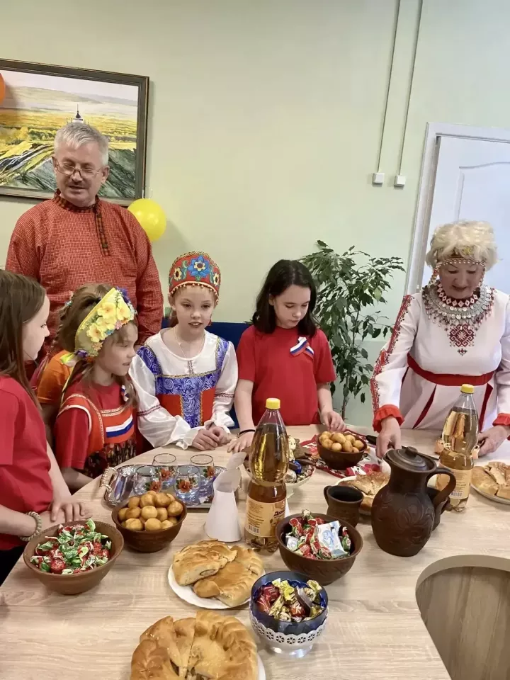 Ульяновскри çар ветеранӗсем ачасем патӗнче хăнара пулчӗç