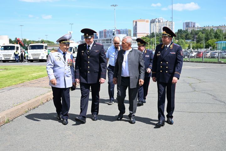 В Казани состоялось торжественное мероприятие, посвященное 90-летию службы ГАИ-ГИБДД МВД России