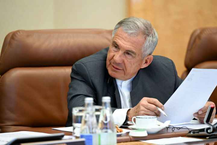 Рустам Минниханов кадр резервӗн çӗнӗ йышӗпе тӗл пулнă