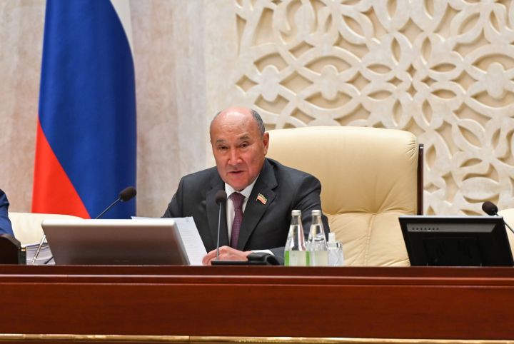 Парламентарисем çурхи сессийӗн ӗçне пӗтӗмлетсе кӗркуннехи тӗп ӗçсене палăртрӗç