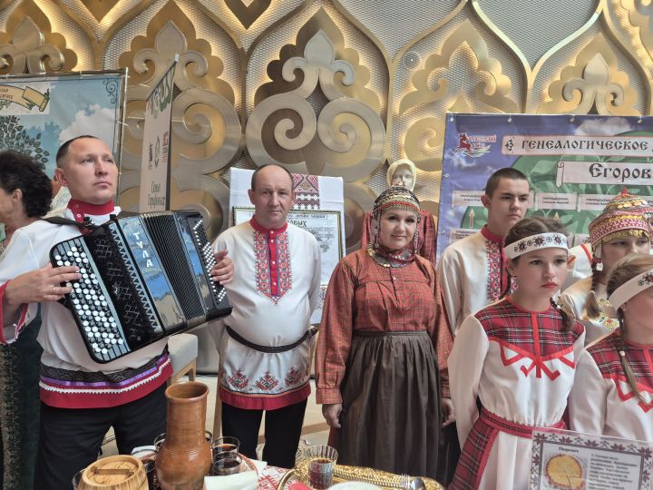 «Эхо веков в истории семьи – Тарихта без эзлебез»  республика конкурсӗн финалӗнче икӗ чăваш çемйи
