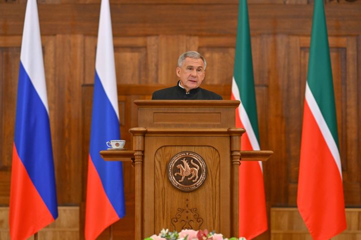 ТР Раисӗ Рустам Минниханов паян Патшалăх Канашӗ умне Чӗнӳпе тухрӗ