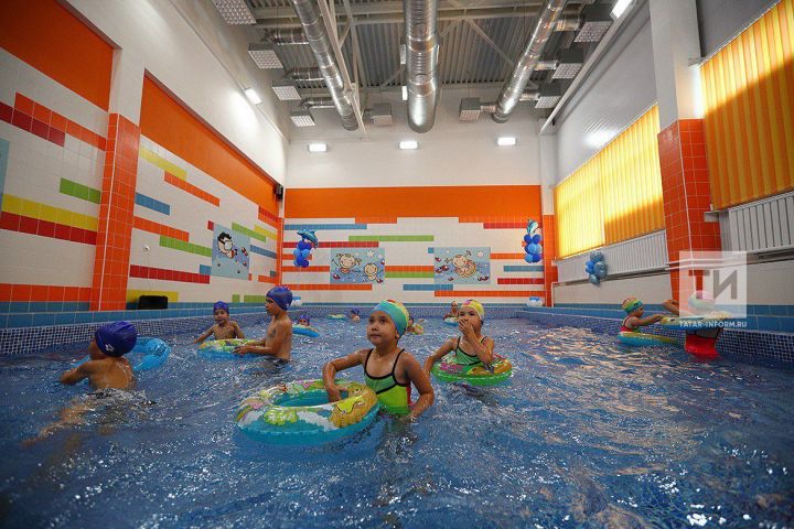 В районах Татарстана одновременно открылись семь новых бассейнов